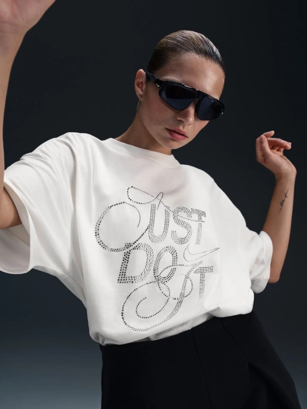 Nike Tee Just Do It Rhinestone Oversized White Sparkle Graphic FZ1153-133 XL NWT